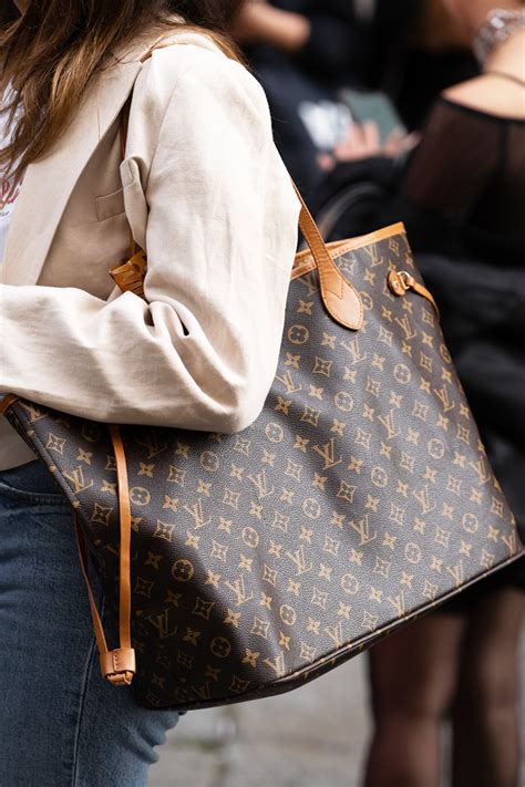 louis vuitton neverfull paris|louis vuitton neverfull price euro.